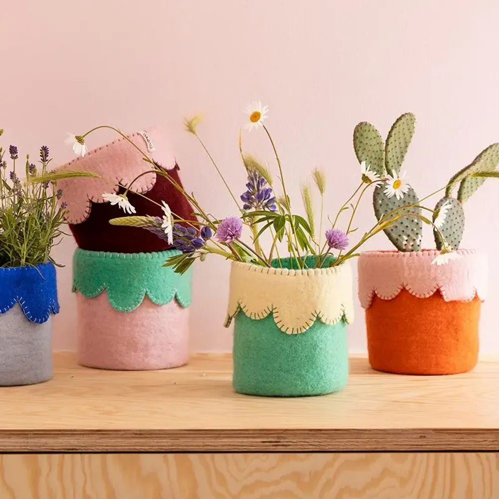 Office design and planning - Flower pots - AVEVA DESIGN