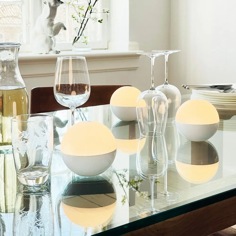 Lampes de table - Boule lumineuse ALBA, blanc brillant — Paquet de deux - DYBERG LARSEN