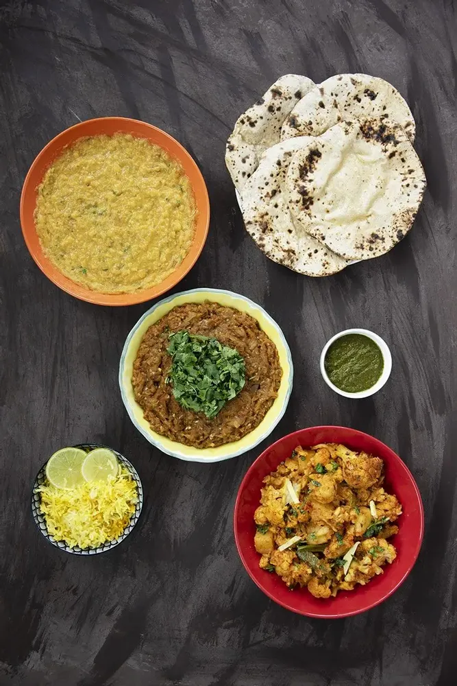 Gifts - Book  "Mandala Cuisine" ® +60 Indian authentic vegetarian recipes - ATELIER MANDALA