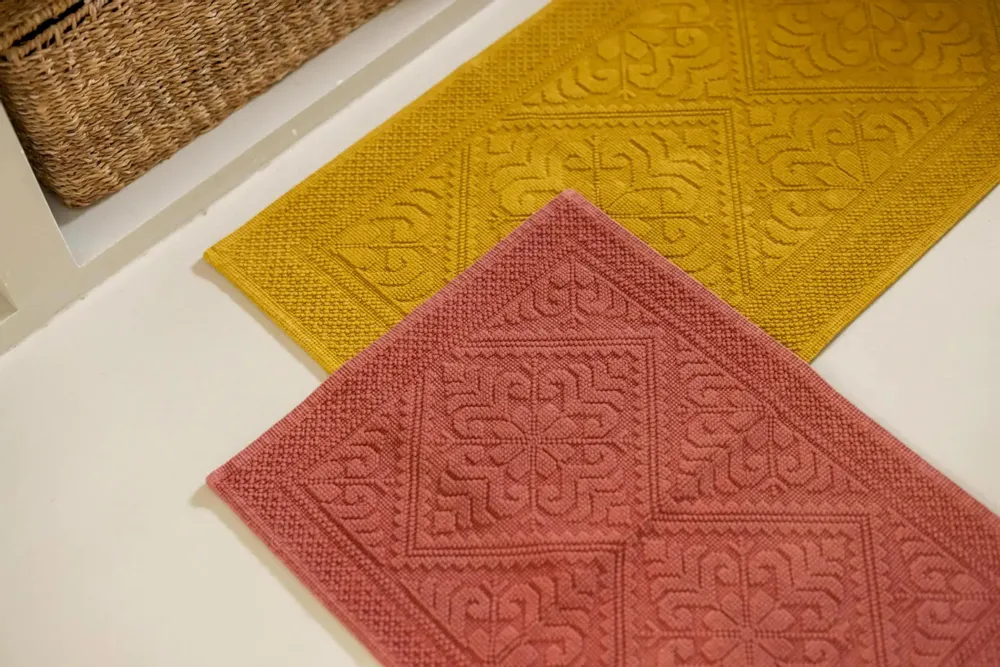 Autres linges de bain - Tapis de bain uni Enzo Safran 54 x 110 - MAISON VIVARAISE - SDE VIVARAISE WINKLER
