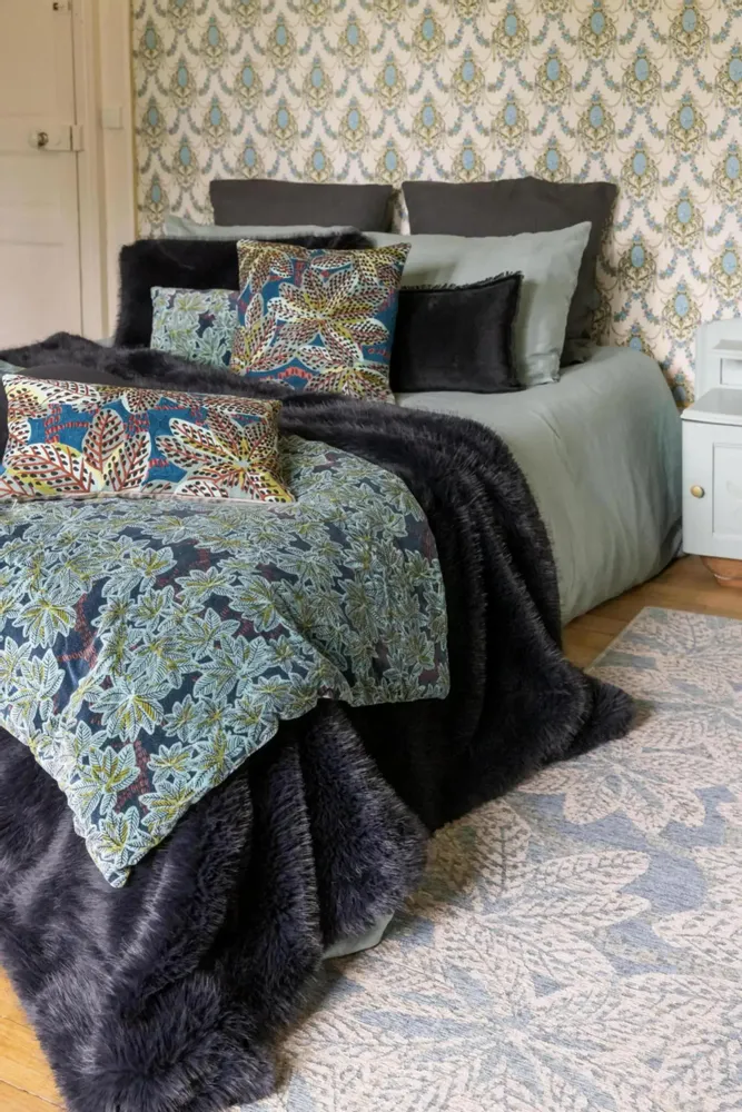 Throw blankets - Maxi recycled throw Nolan Caviar 180 X 220 - MAISON VIVARAISE - SDE VIVARAISE WINKLER