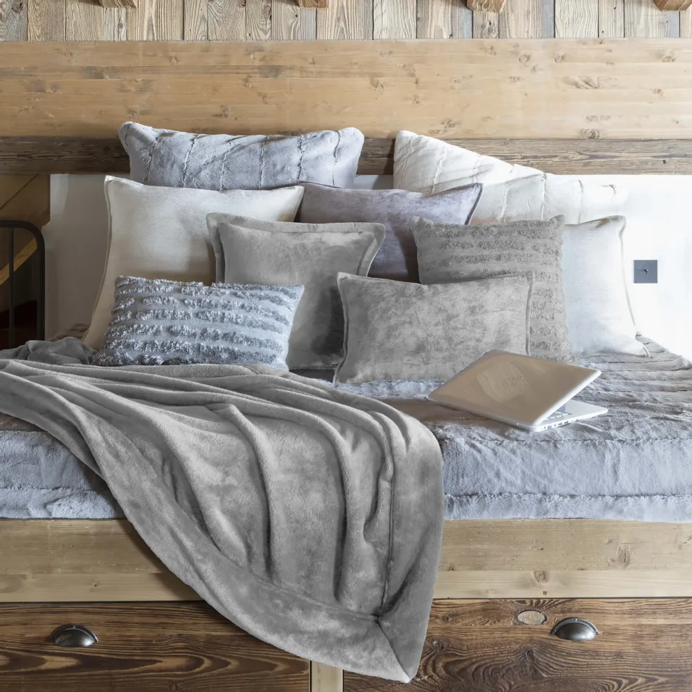 Throw blankets - Tender Throw Blanket Perle 150 X 200 - MAISON VIVARAISE - SDE VIVARAISE WINKLER