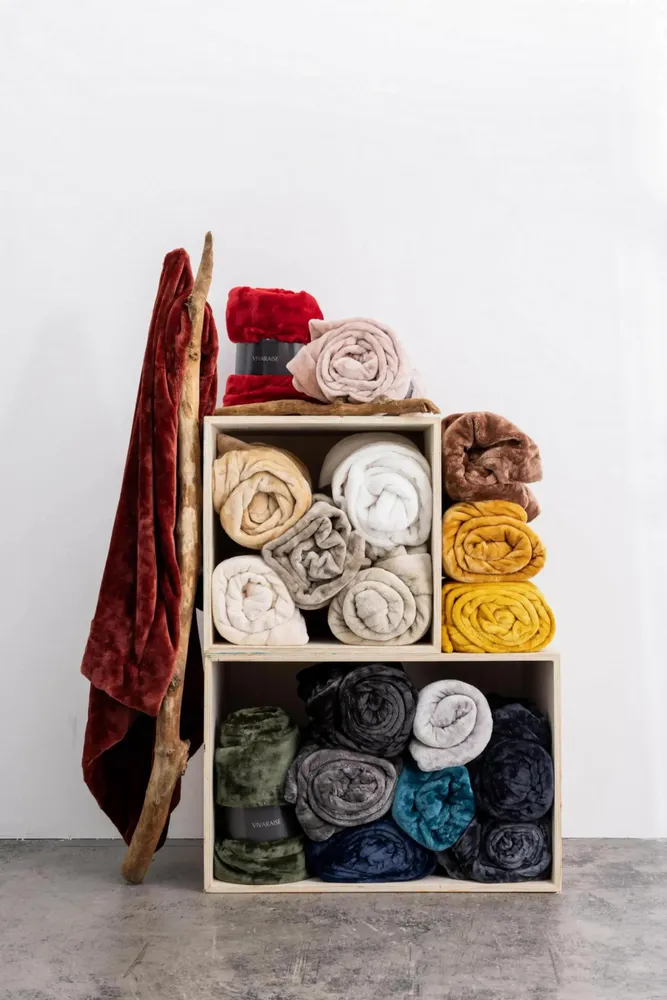 Throw blankets - Tender Throw Blanket Gris 150 X 200 - MAISON VIVARAISE - SDE VIVARAISE WINKLER