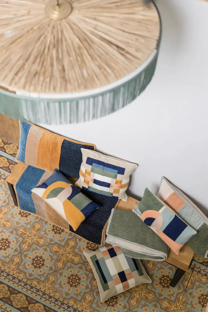 Coussins - Coussin Elise patchs Cobalt 40 x 65 - MAISON VIVARAISE - SDE VIVARAISE WINKLER