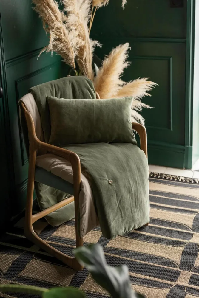 Throw blankets - Elise Knotted Dots Throw Blanket Verveine 140 X 200 - MAISON VIVARAISE - SDE VIVARAISE WINKLER