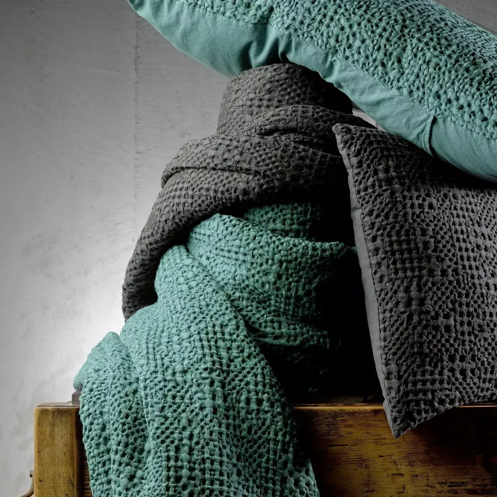 Linge de lit - Jeté Tana Prusse 180 X 260 - MAISON VIVARAISE - SDE VIVARAISE WINKLER