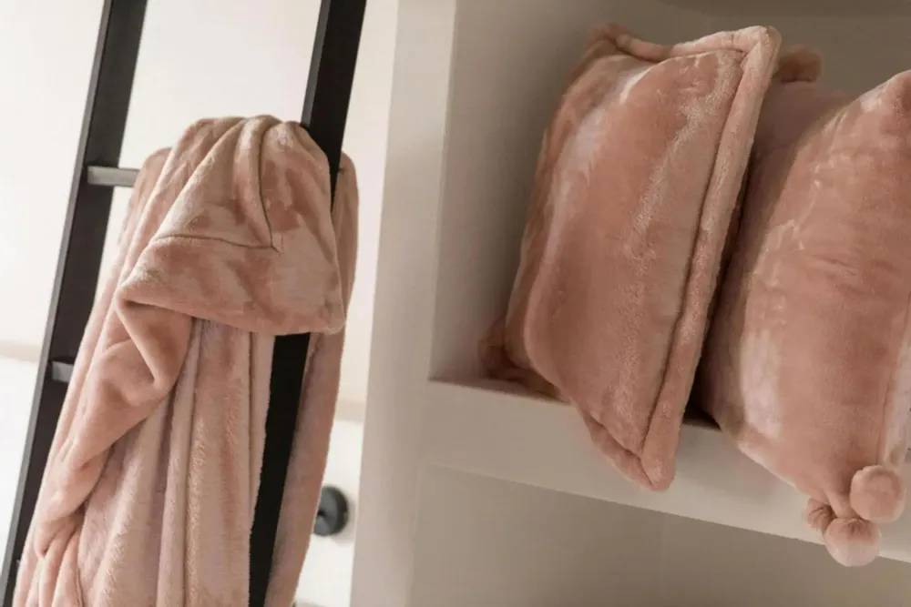 Coussins - Coussin Tender Aubepine 50 x 50 - MAISON VIVARAISE - SDE VIVARAISE WINKLER