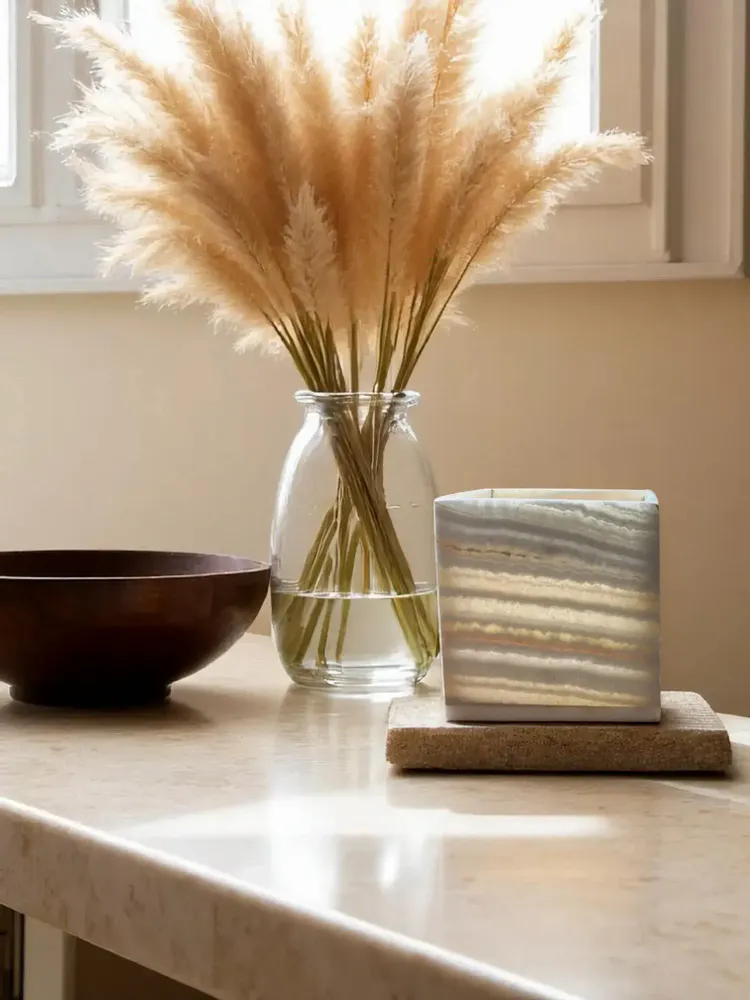 Bougeoirs et photophores - Bougeoir Zana — Pierre d'albâtre — fabriqué à la main, lot de 2 — Carr - MAISON ZOE