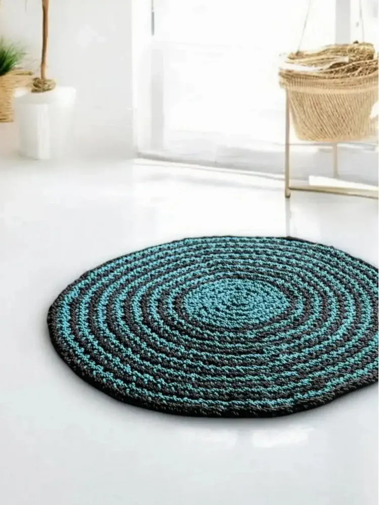 Tapis contemporains - Tapis bicolore Dublin — Tissu, finition turquoise/marron, crochet, 120 - MAISON ZOE