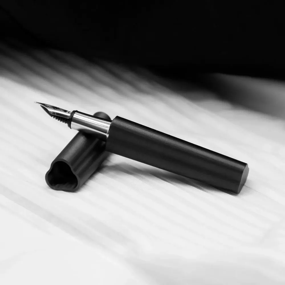 Papeterie bureau - CENTO3 stylo plume de poche - EGOUNDESIGN