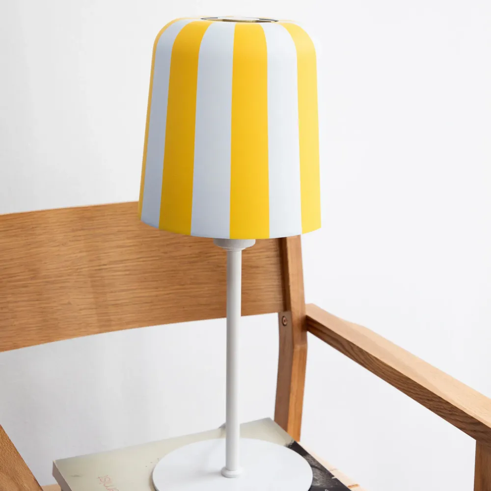 Lampes de bureau  - Lampe de table grise - Rayures jaunes - DYBERG LARSEN