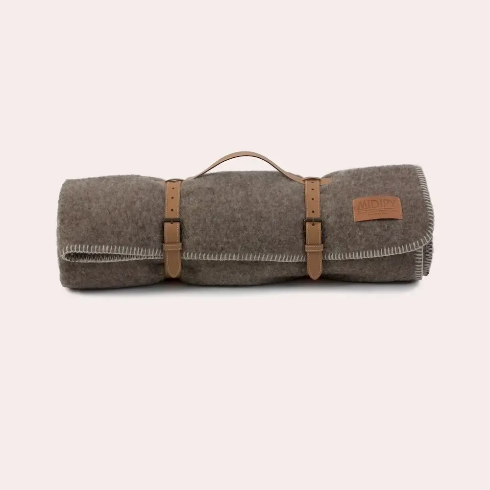 Throw blankets - Cestrède high natural wool throw - MIDIPY