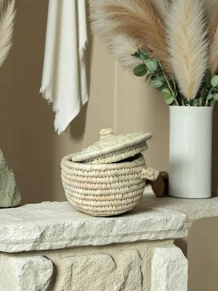 Boîtes de rangement - Panier en paille Wilery -Tissé à main avec des touches de laine coloré - MAISON ZOE