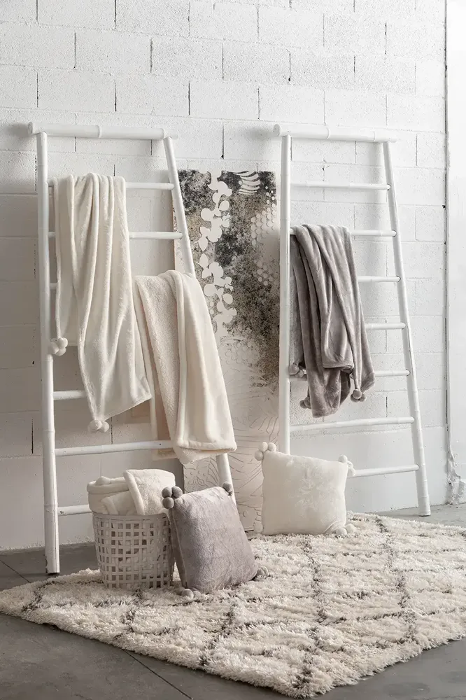 Throw blankets - Michka Throw Blanket Neige 130 X 160 - MAISON VIVARAISE - SDE VIVARAISE WINKLER