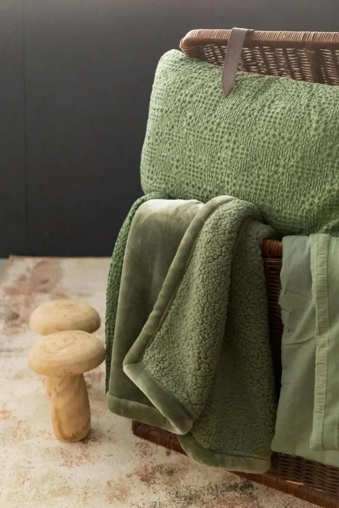 Throw blankets - Michka Throw Blanket Amande 130 X 160 - MAISON VIVARAISE - SDE VIVARAISE WINKLER