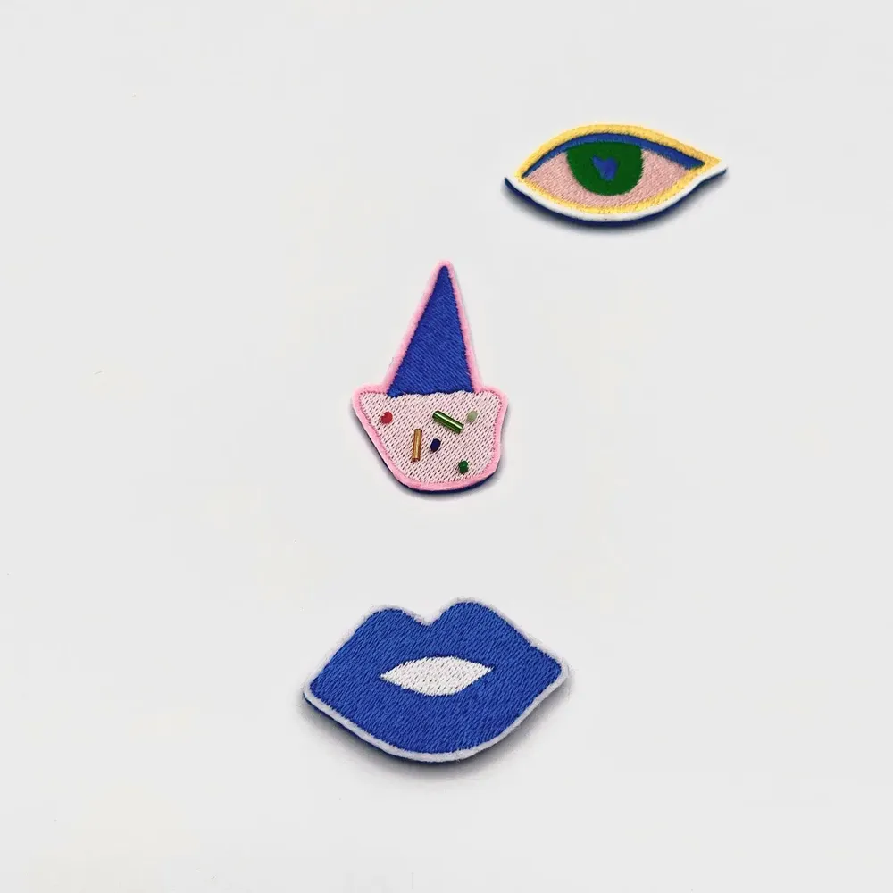 Gifts - Embroidered pin " Ice Cream” - Fun and sparkling handmade accessory - PETIT POIRIER