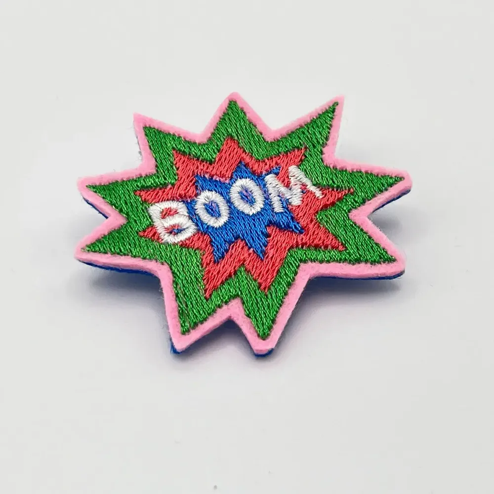 Gifts - Embroidered Brooch "BOOM" – A bold, pop-style star, handmade in France - PETIT POIRIER