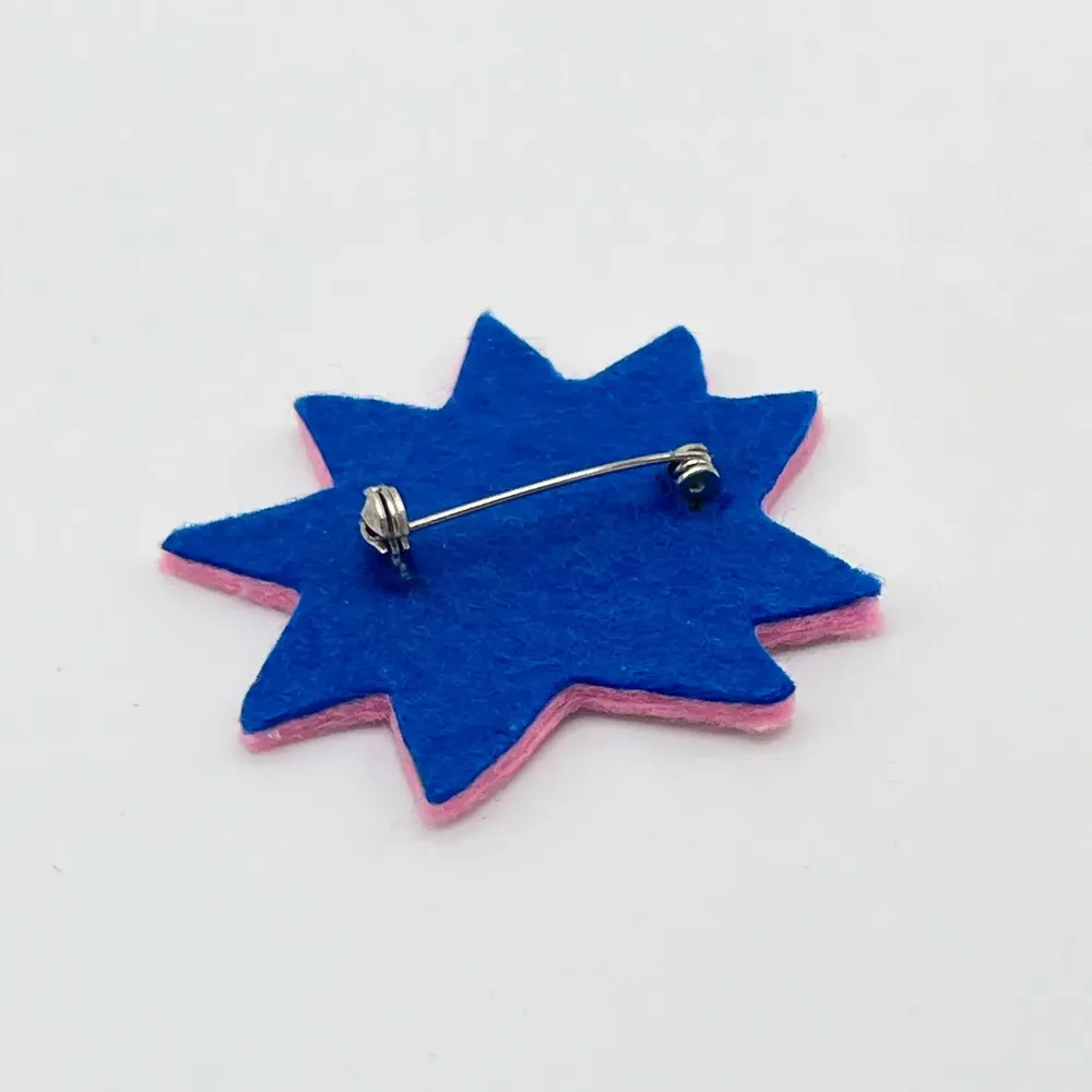 Gifts - Embroidered Brooch "BOOM" – A bold, pop-style star, handmade in France - PETIT POIRIER