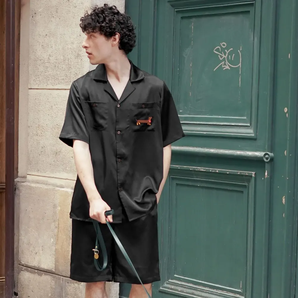 Homewear - Ensemble short en soie unisexe « Dachshund Delight » – Édition Puppy - NOT JUST PAJAMA