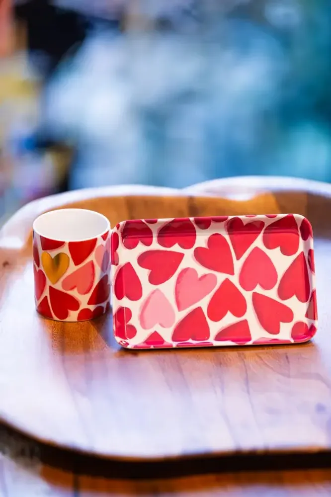 Accessoires thé et café - MUGS en céramique illustrés avec leur boite cadeau et dorure - CARTESDART