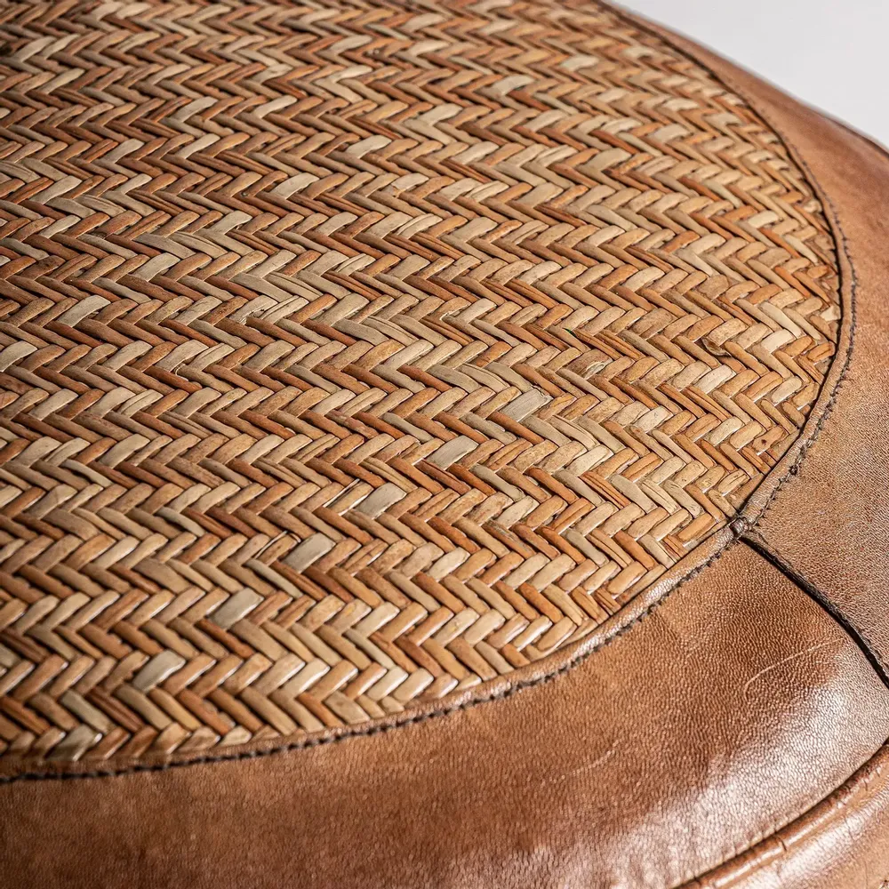 Footrests - Puff in leather off brown colour in 50x50x30 cm - VICAL