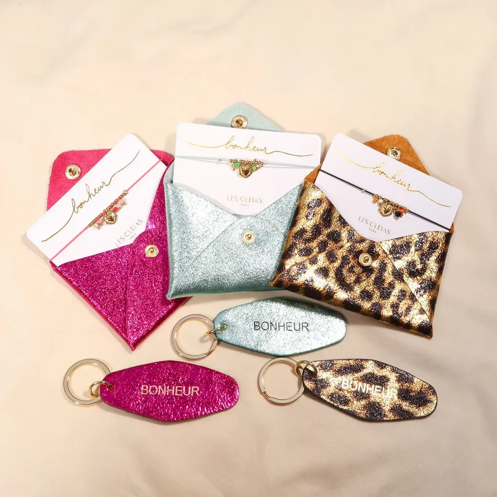 Leather goods - Gift pack: pouch, elastic bracelet and leather keychain - LES CLEIAS