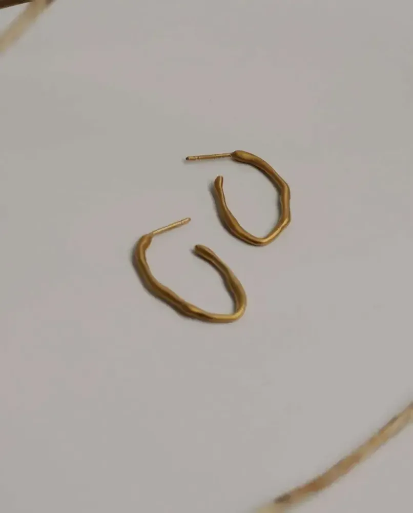 Jewelry - SMALL GOLDEN OVAL HOOPS EARRINGS CLARA - JOIDART