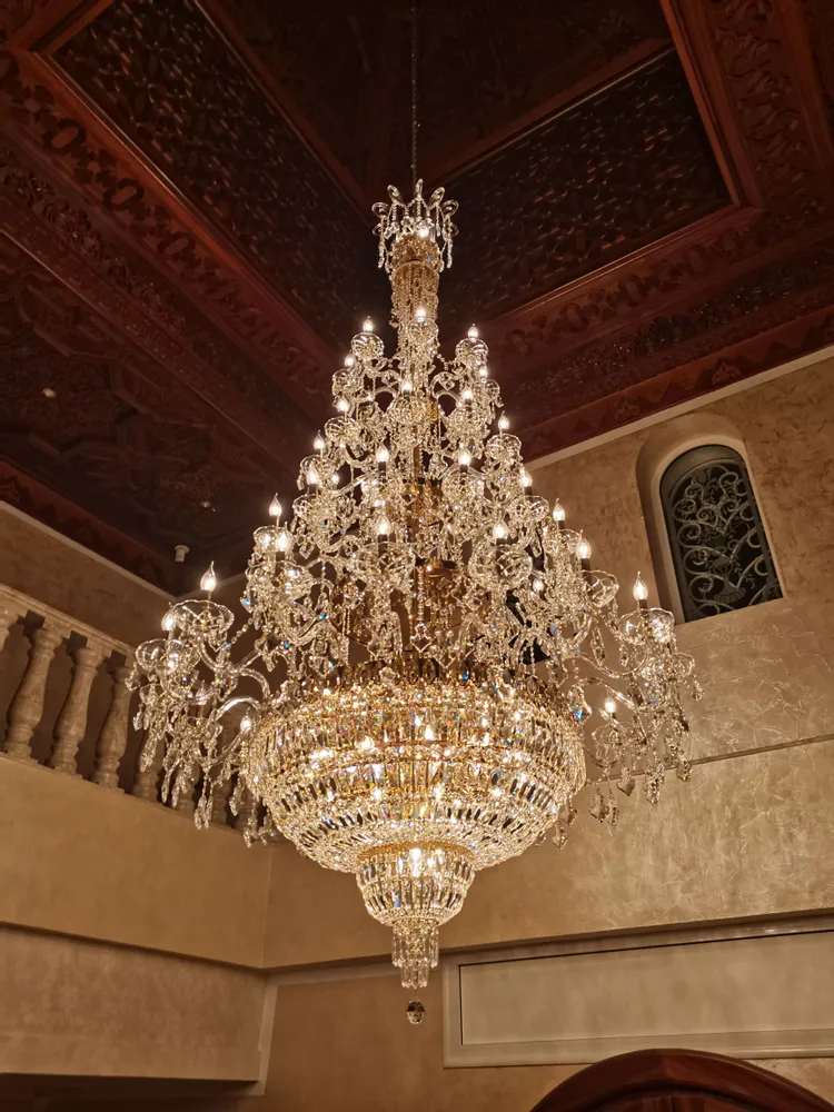 Hanging lights - Large Baccarat style chandelier - CRISTALUX LIGHTING DESIGN