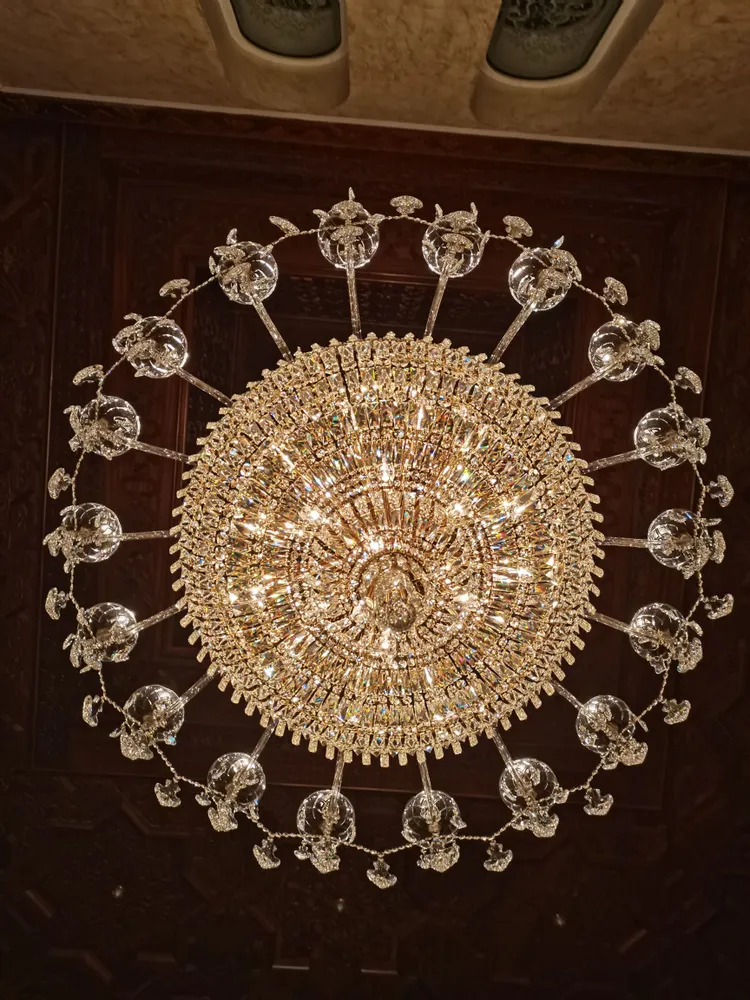 Hanging lights - Large Baccarat style chandelier - CRISTALUX LIGHTING DESIGN