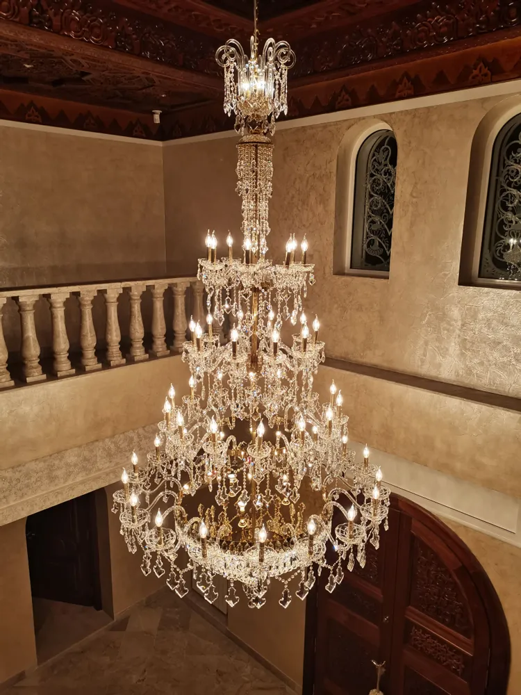 Hanging lights - Large Baccarat style chandelier - CRISTALUX LIGHTING DESIGN