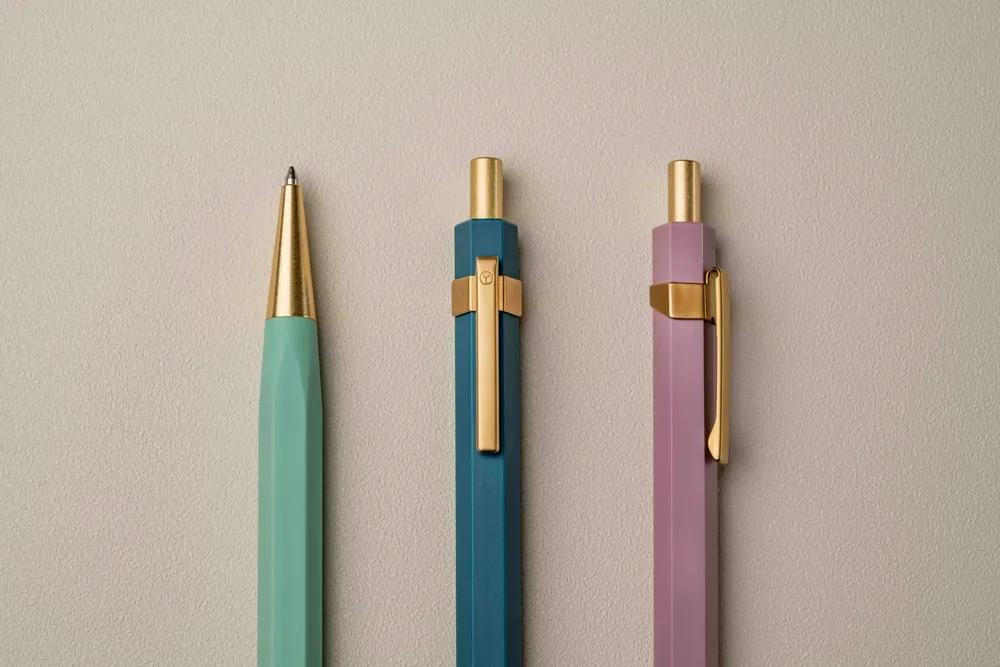 Assiettes au quotidien - Stylo à bille Glamour Evolve - Ocean Sustainable - YSTUDIO
