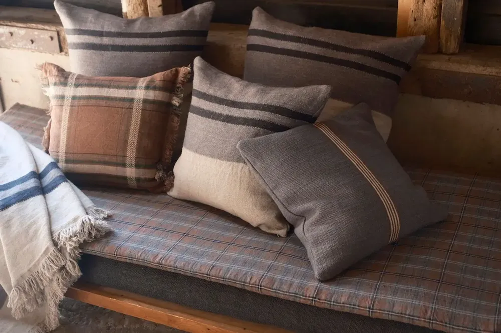 Comforters and pillows - BLACK HOUSE STRIPE Plaid, pillow covers and coverlet - LIBECO HOME