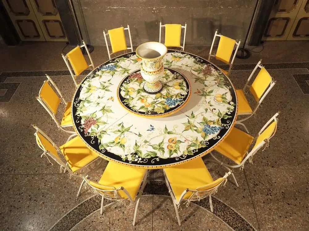 Tables Salle à Manger - Table en pierre volcanique - CERAMICARTE DERUTA