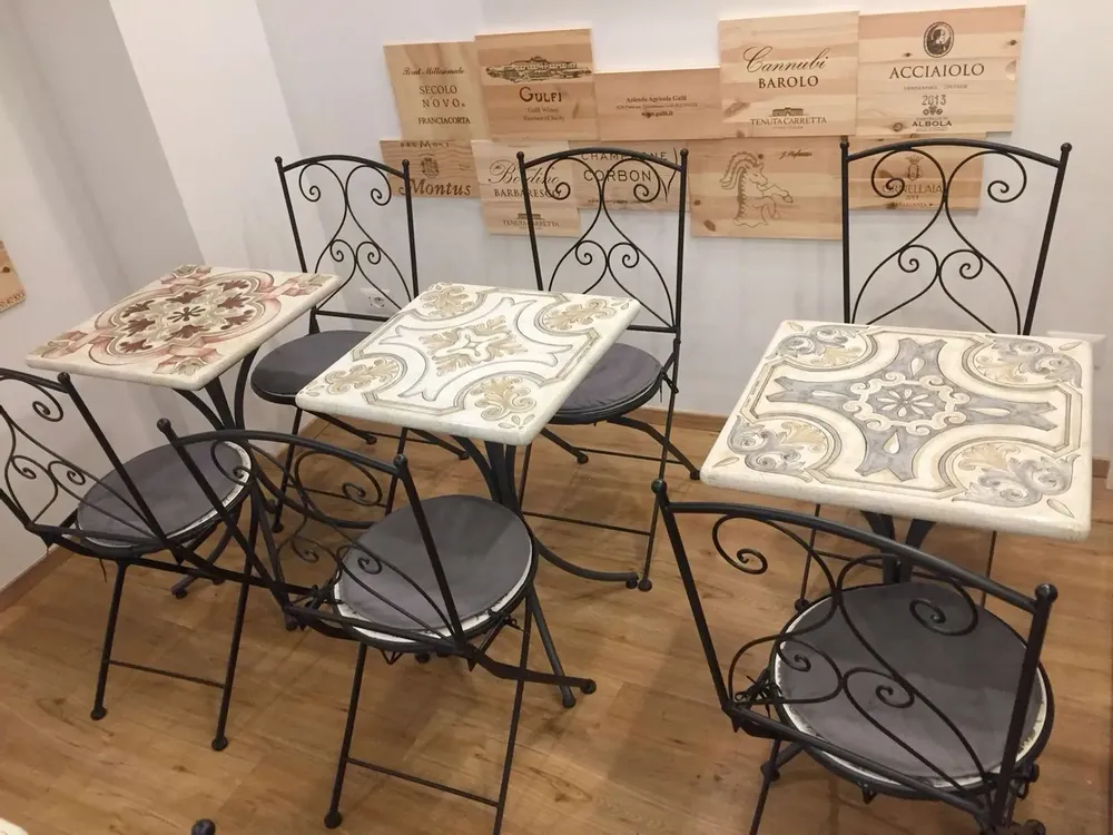 Tables Salle à Manger - Table en pierre volcanique - CERAMICARTE DERUTA