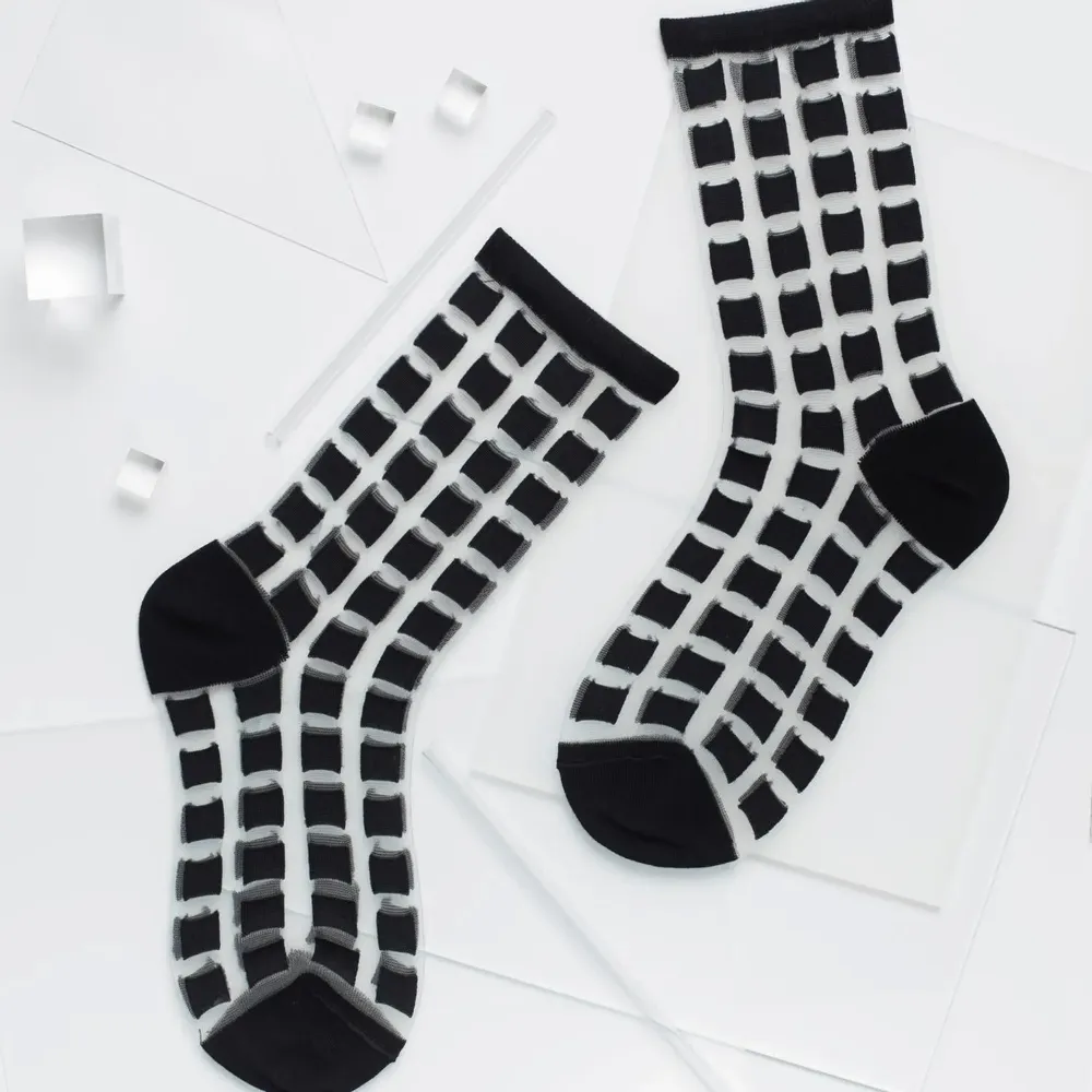 Cadeaux - Ginza Black 36-38 : chaussettes transparentes architecturales - ATELIER ST EUSTACHE