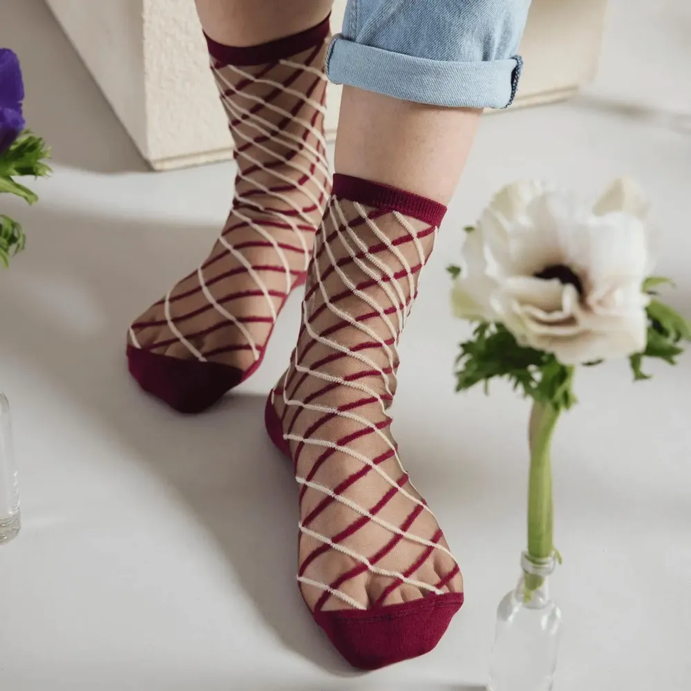 Cadeaux - Brooklyn Bridge Bordeaux 39-41 : chaussettes transparentes résille - ATELIER ST EUSTACHE