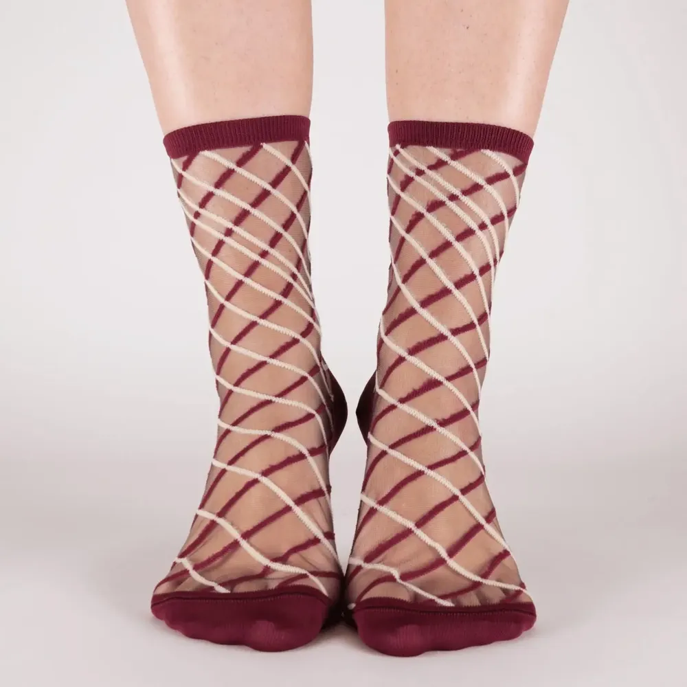 Cadeaux - Brooklyn Bridge Bordeaux 39-41 : chaussettes transparentes résille - ATELIER ST EUSTACHE