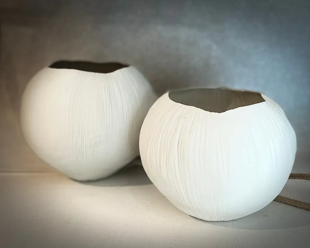 Céramique - Lampe à poser Luna et Chrysalis - ATELIER SUR LA RIVIERE - SYLVAIN FEZZOLI
