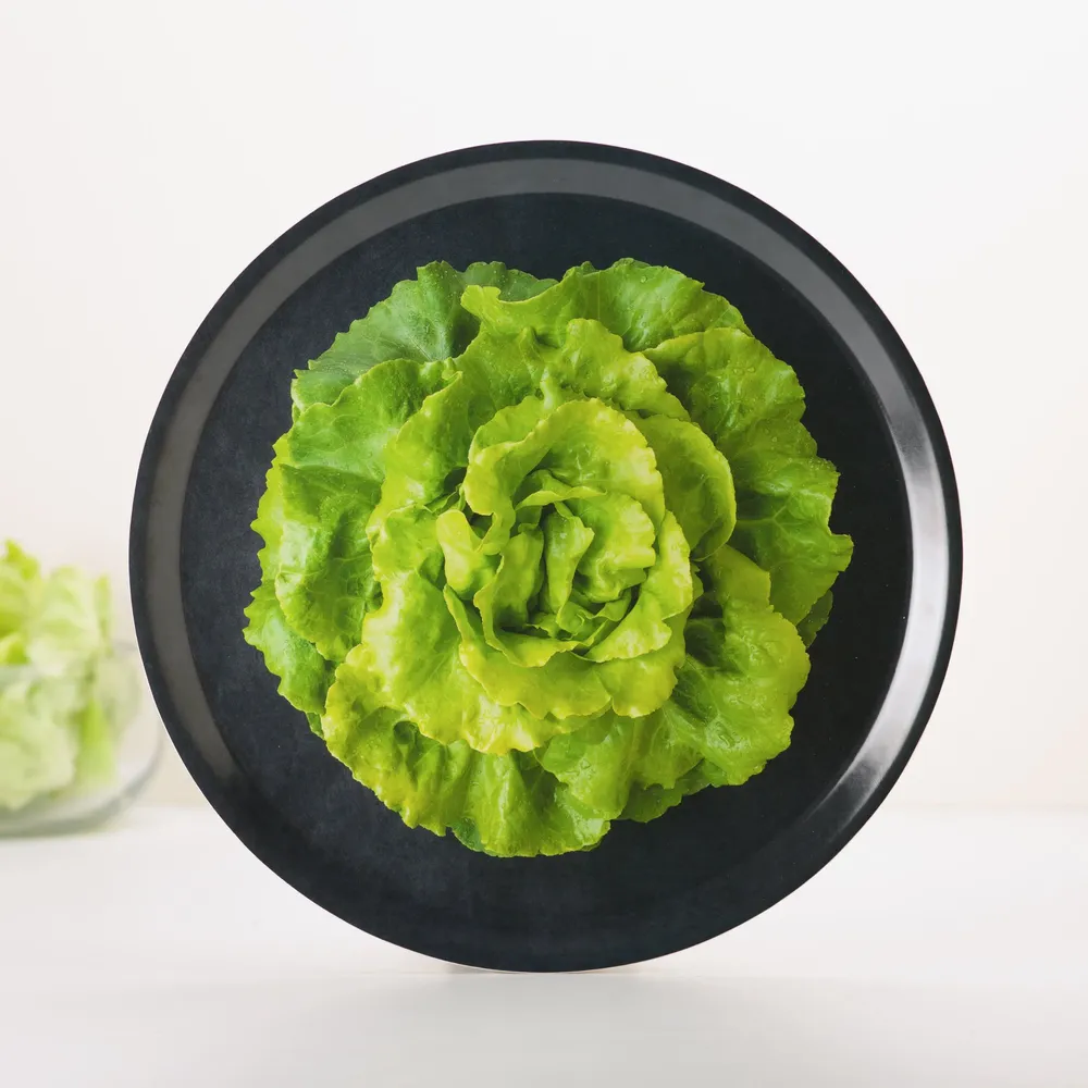 Trays - Round wooden serving tray - Trompe-l'oeil lettuce 38 cm - MONBOPLATO