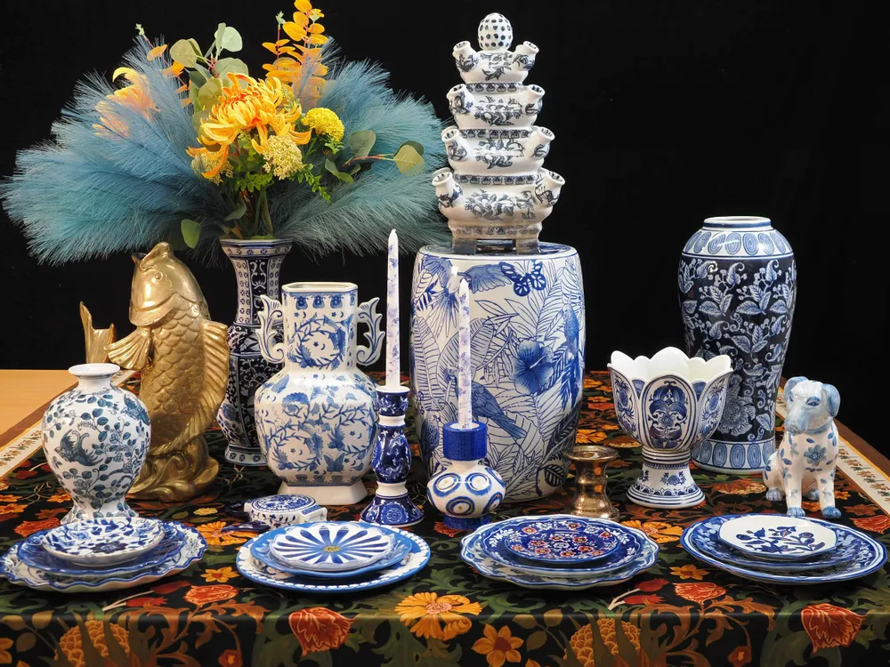 Everyday plates - China meets Dutch blue porcelain - SAPOTA LTD.