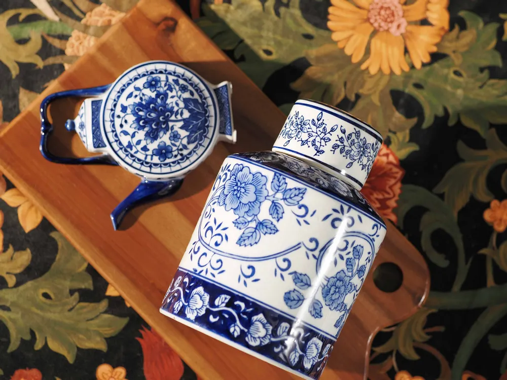 Everyday plates - China meets Dutch blue porcelain - SAPOTA LTD.