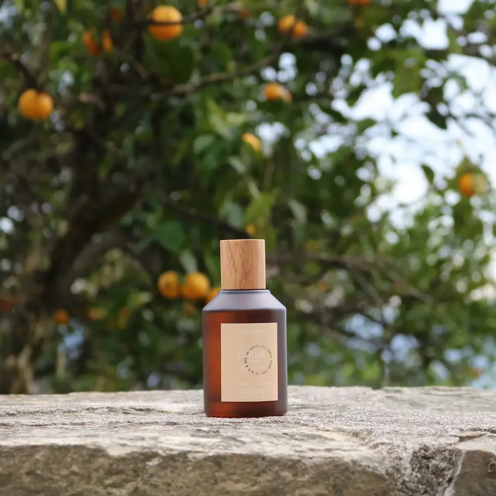Parfums pour soi et eaux de toilette - Eau de Toilette - Eau de Parfums - Gamme Spa - Gamme Bain - Savon - ISULA PARFUMS & ISULA CASA