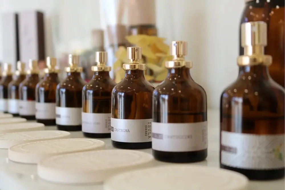 Parfums d'intérieur - Bouquet d'ambiance - Spray d'ambiance - Bougie parfumée - ISULA PARFUMS & ISULA CASA