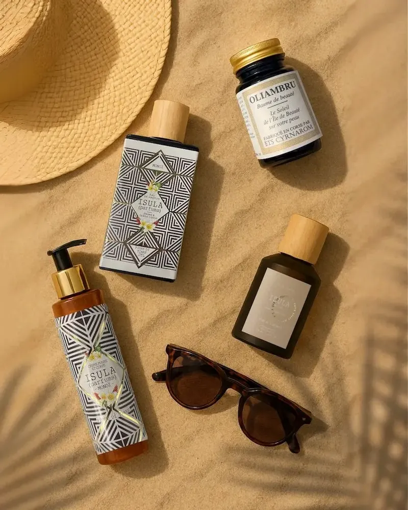 Fragrance for women & men - Eau de Toilette - Eau de Parfums - Spa Range - Spa Range - Bath - Soap - ISULA PARFUMS & ISULA CASA