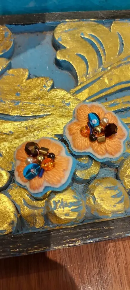Bijoux - Boucles d'oreilles en forme de fleur - FIL MAIN