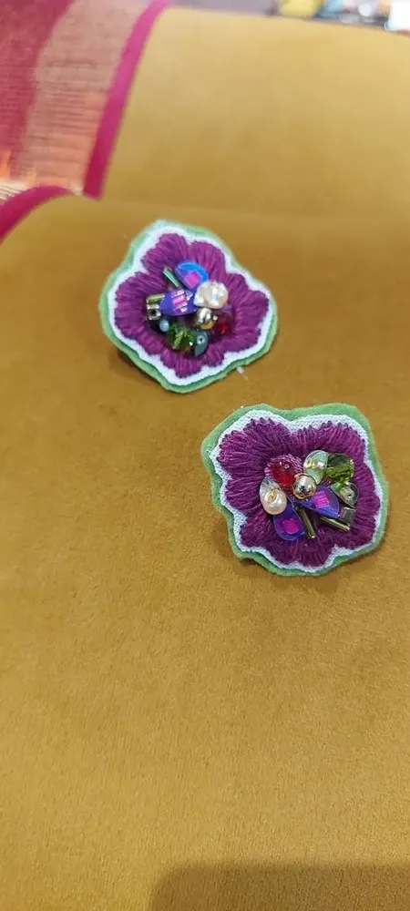 Bijoux - Boucles d'oreilles en forme de fleur - FIL MAIN