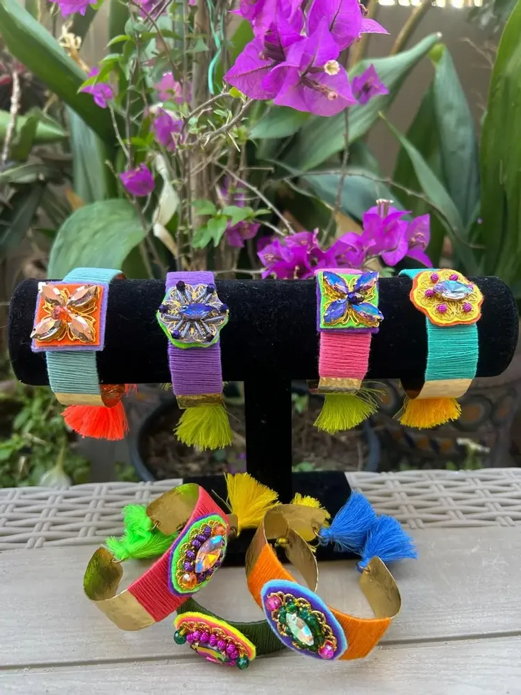 Bracelets - Manchette cuivre martelé brodé - FIL MAIN