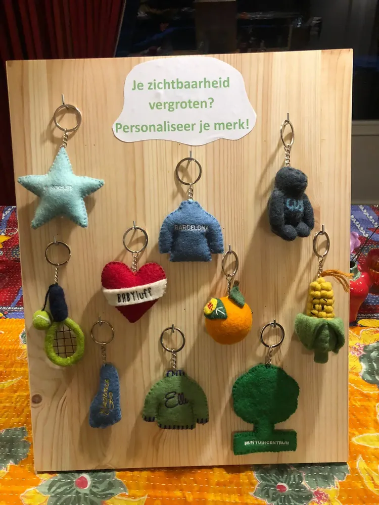 Bijoux - Des porte-clés colorés personnalisés en 100 % laine ! - PERSON'ELLE
