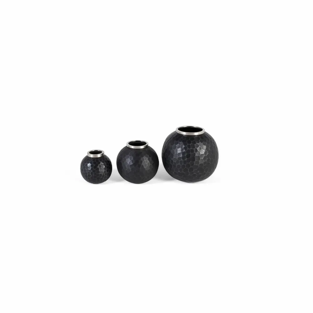 Vases - Ensemble de trois vases en métal gris foncé - GINER Y COLOMER