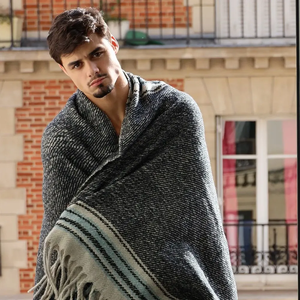 Throw blankets - TAO blue wool blanket - MONSIEUR CHARLI